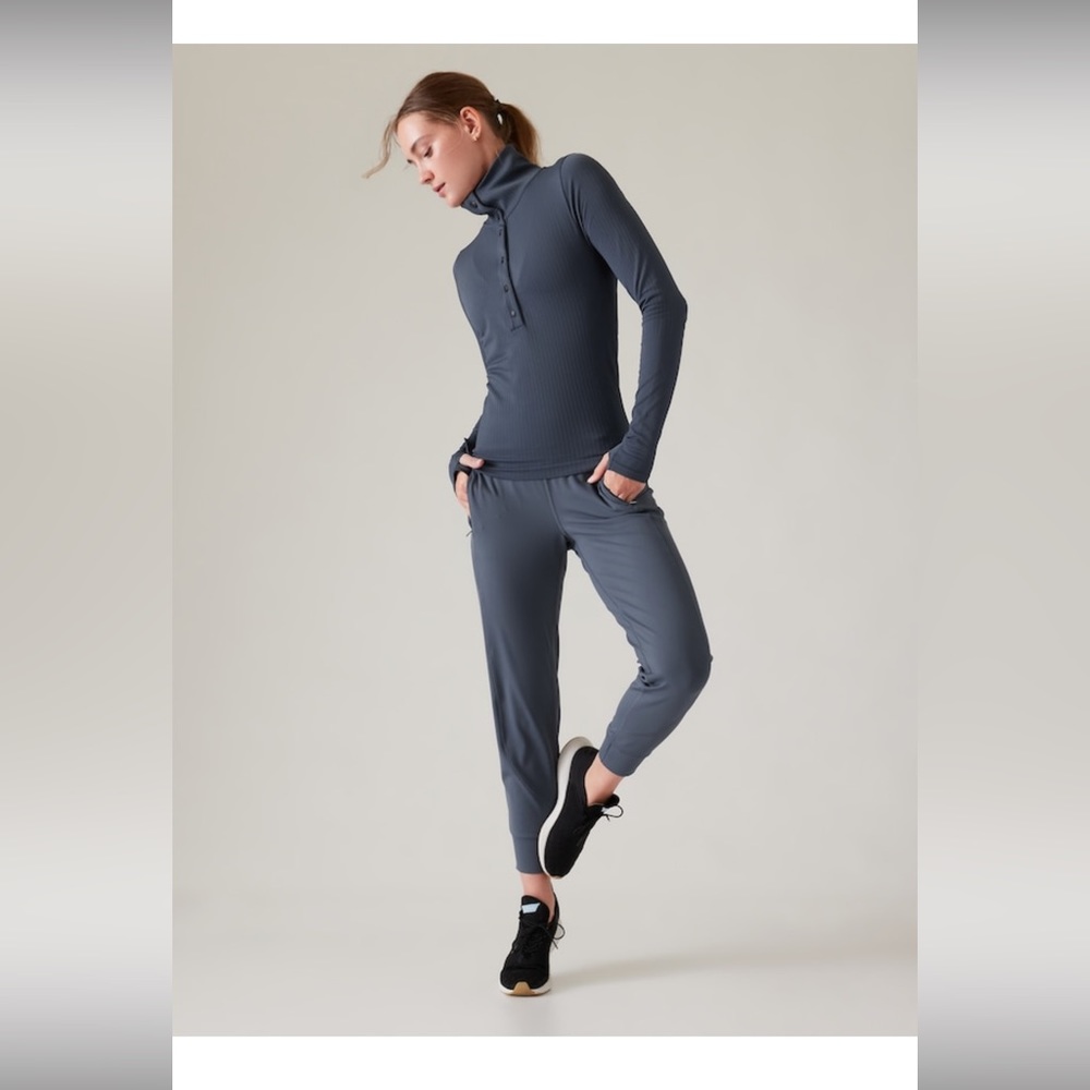 NWT-Athleta Rainer Jogger, Large/Petite